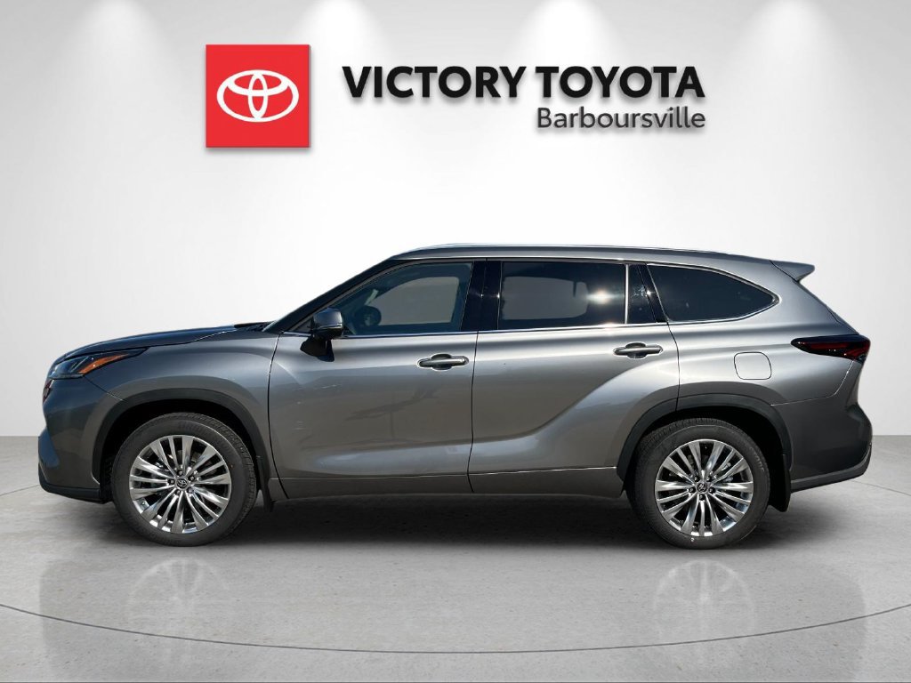 New 2026 Toyota Highlander Platinum AWD/4WD image 2