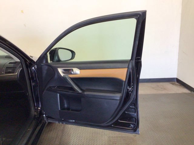 Used 2014 Lexus CT 200h FWD image 9