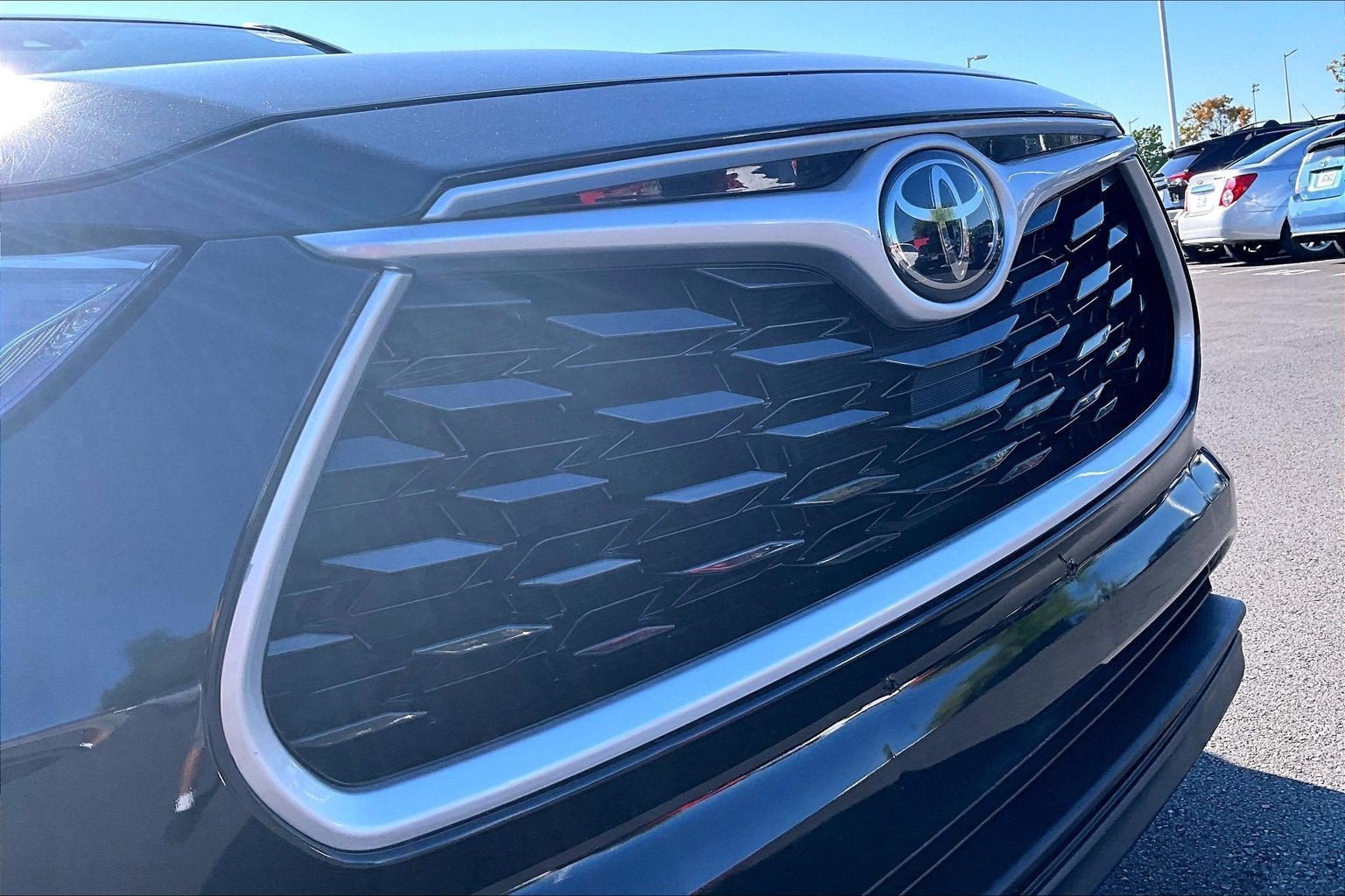 Used 2021 Toyota Highlander L AWD/4WD image 28