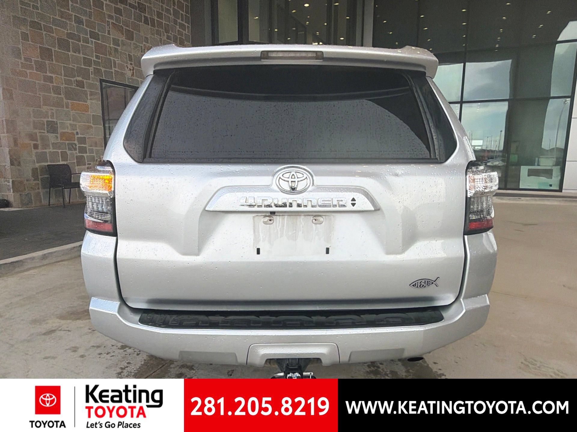 Used 2022 Toyota 4Runner SR5 Premium w/ Moonroof Package RWD image 4