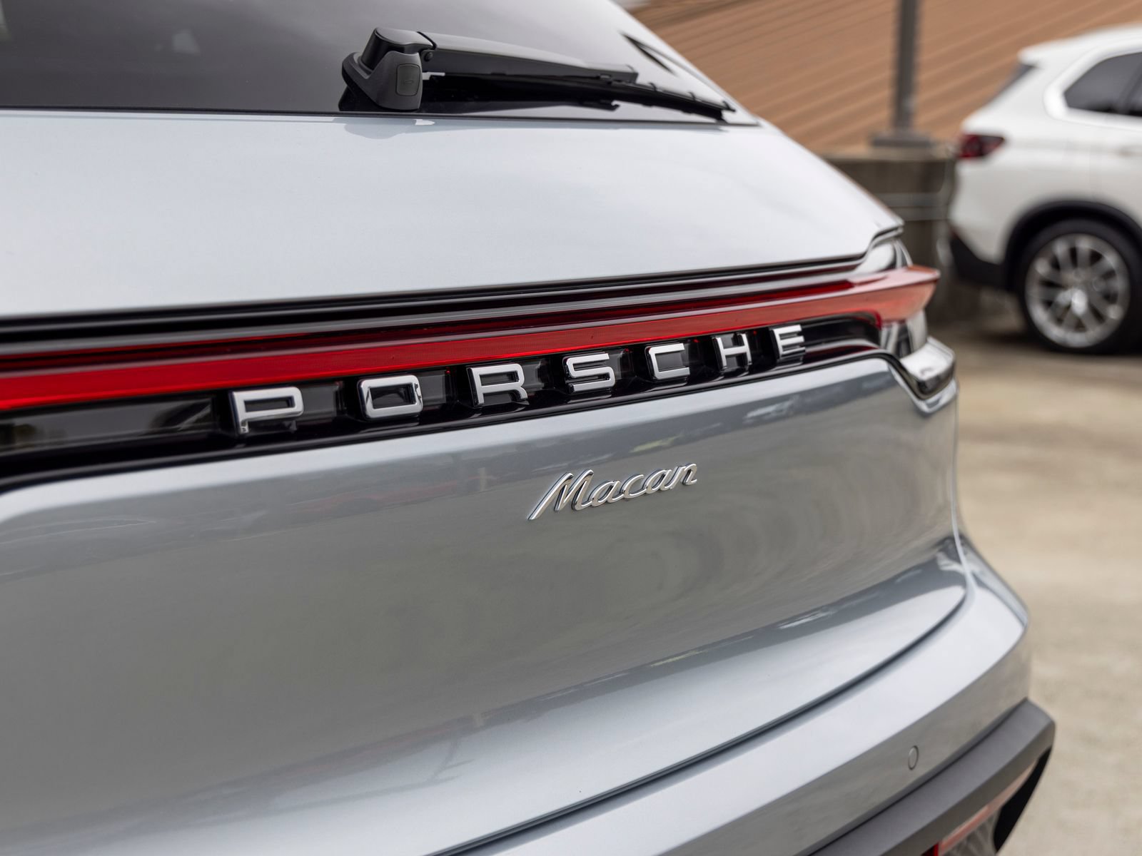 Certified 2026 Porsche Macan AWD/4WD image 23