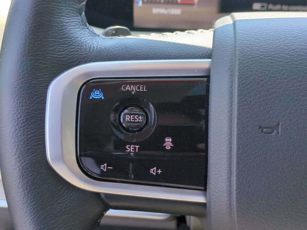 Used 2025 Nissan Armada Platinum AWD/4WD image 15