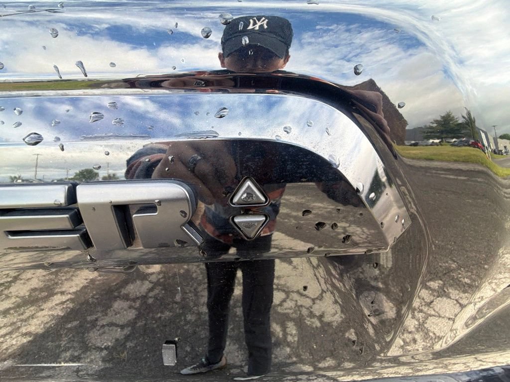 Used 2022 Toyota 4Runner SR5 AWD/4WD image 10