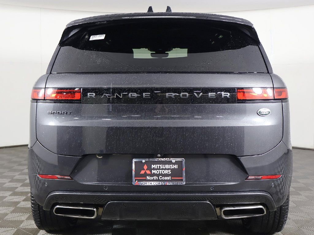 Used 2023 Land Rover Range Rover Sport SE Dynamic image 15