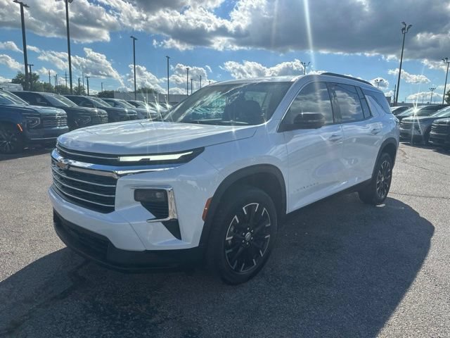 New 2026 Chevrolet Traverse LT w/ Sun and Wheel Package FWD image 7