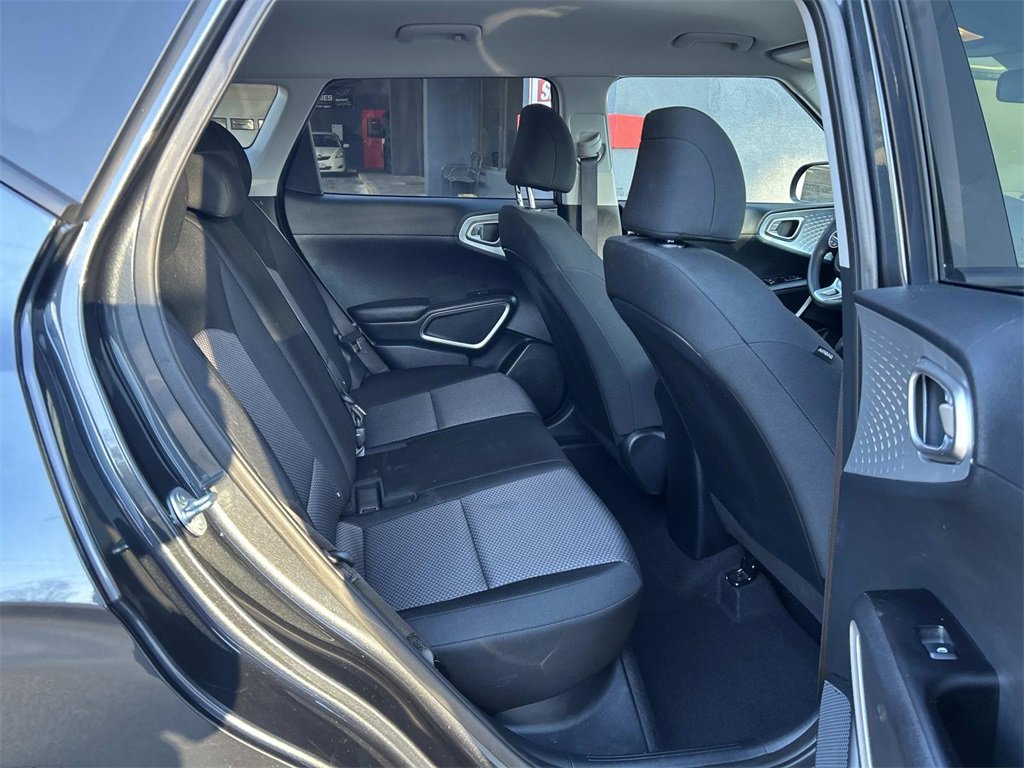 Used 2025 Kia Soul LX w/ LX Technology Package image 14