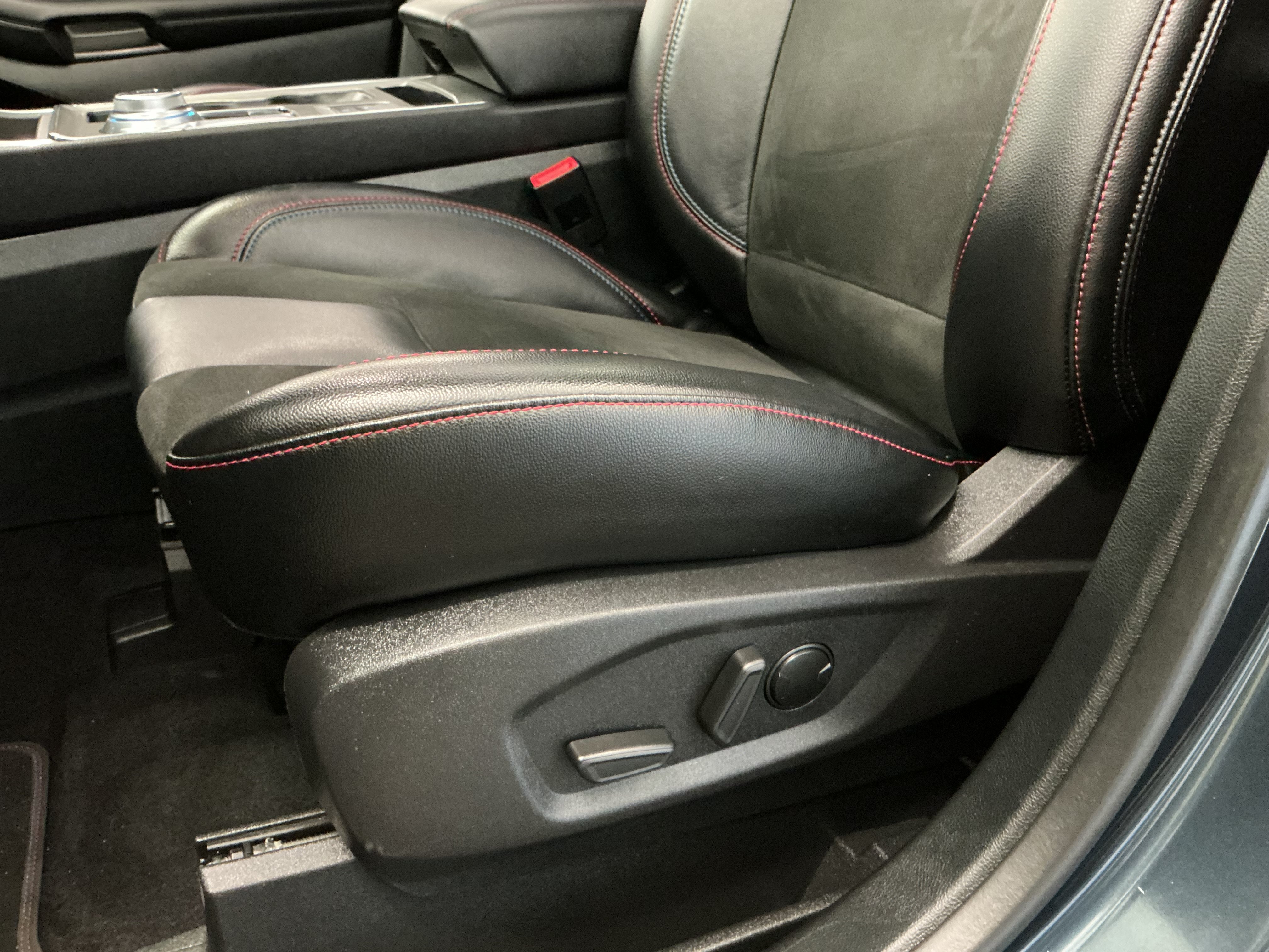 Used 2023 Ford Edge ST w/ Equipment Group 401A AWD/4WD image 16