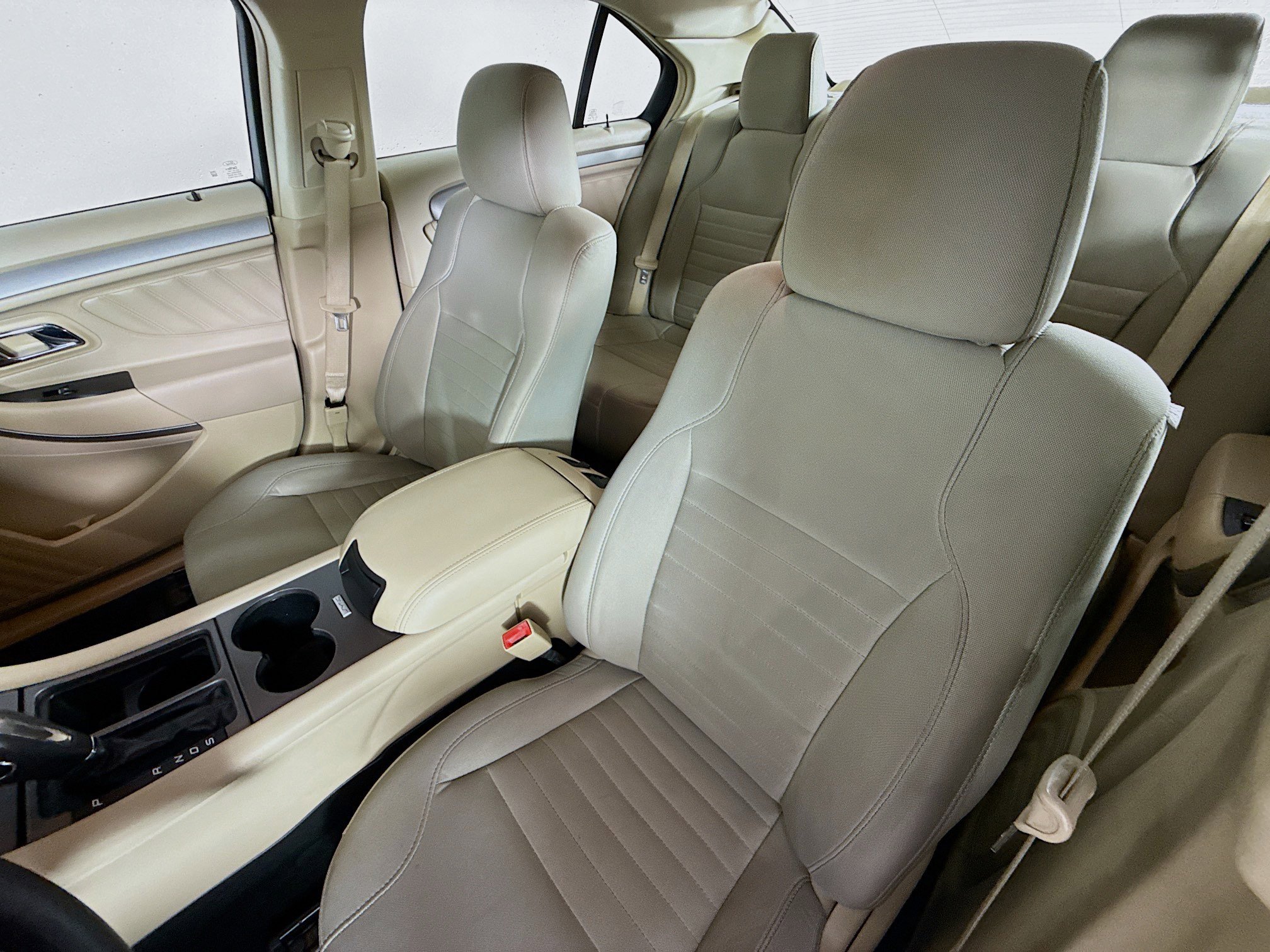 Used 2018 Ford Taurus SE image 22