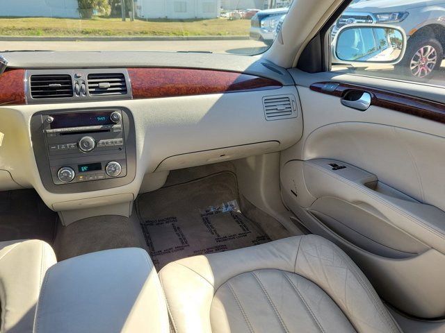 Used 2011 Buick Lucerne CXL image 20