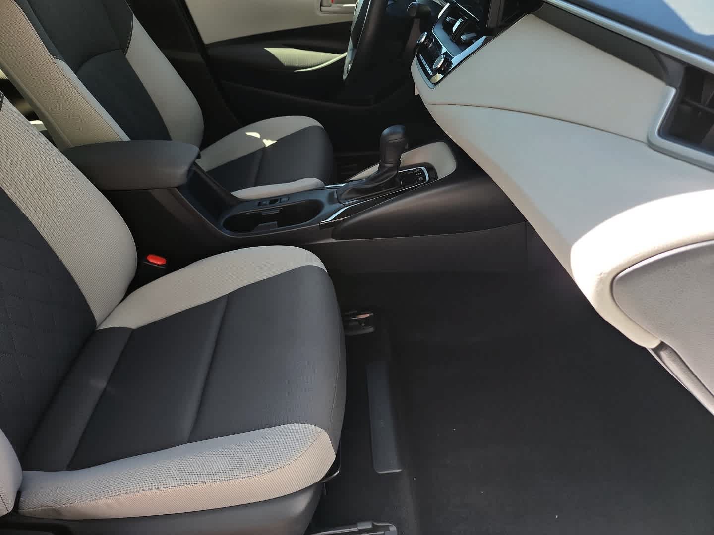 Used 2023 Toyota Corolla LE w/ Carpet Mat Package (TMS) AWD/4WD image 18