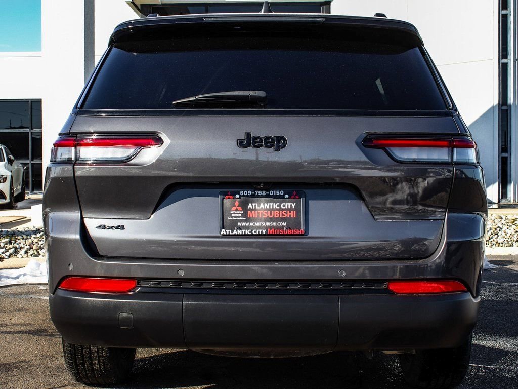 Used 2024 Jeep Grand Cherokee L Laredo AWD/4WD image 5