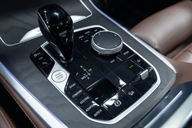 Used 2022 BMW X7 xDrive40i w/ M Sport Package AWD/4WD image 19