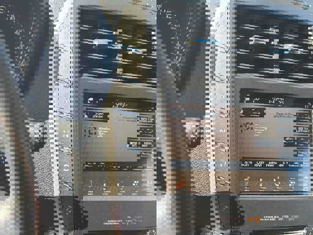 Used 2017 Lincoln MKC Premiere image 30