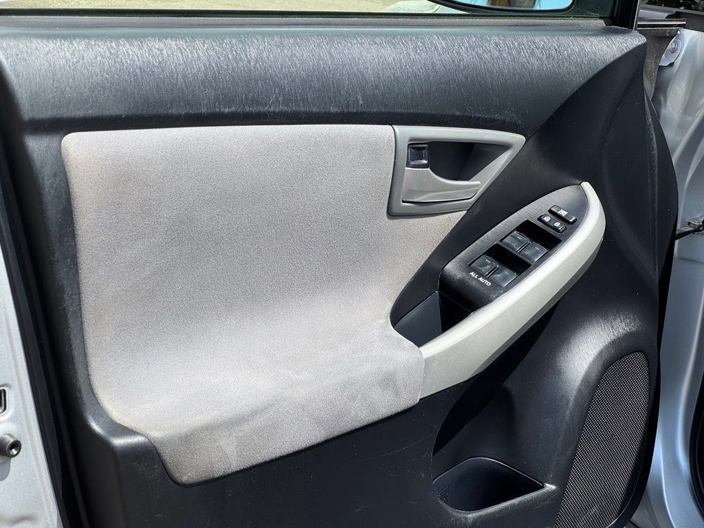 Used 2015 Toyota Prius Two FWD image 9