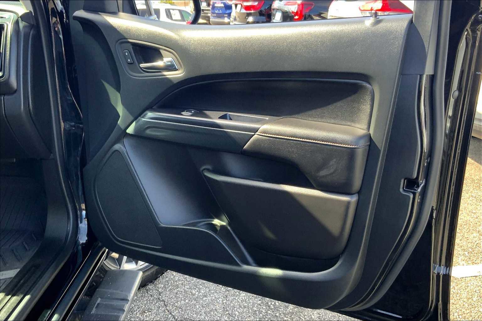 Certified 2022 GMC Canyon AT4 w/ Trailering Package image 22