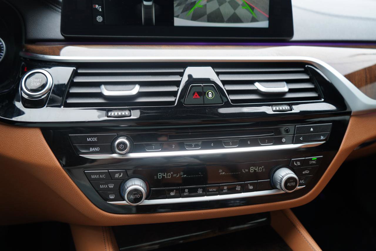 Used 2018 BMW 530e xDrive image 38