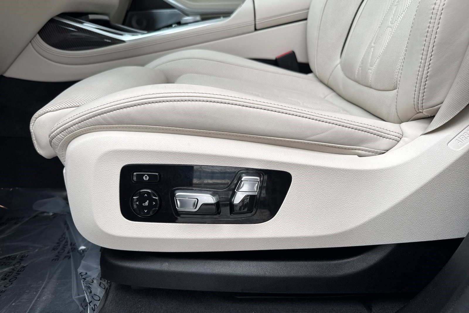 Used 2025 BMW X7 M60i image 13