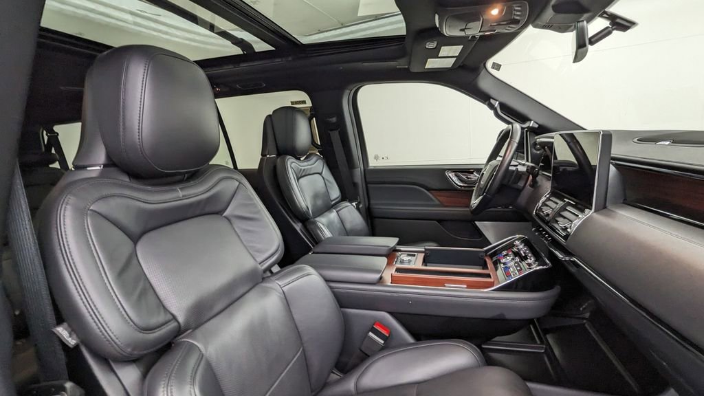 Used 2023 Lincoln Navigator L Reserve w/ Equipment Group 201A image 43