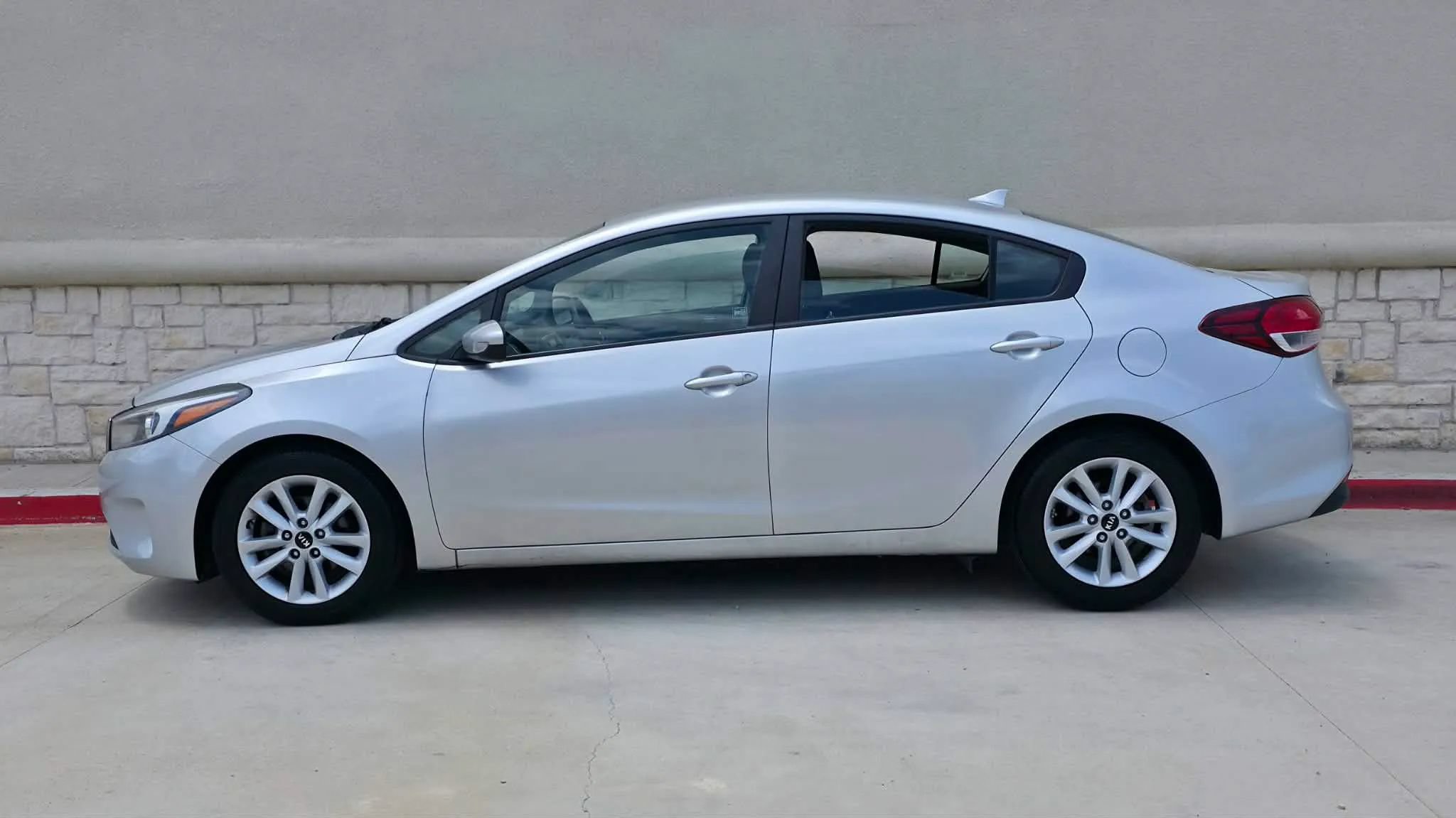 Used 2017 Kia Forte LX w/ LX Popular Package FWD image 6