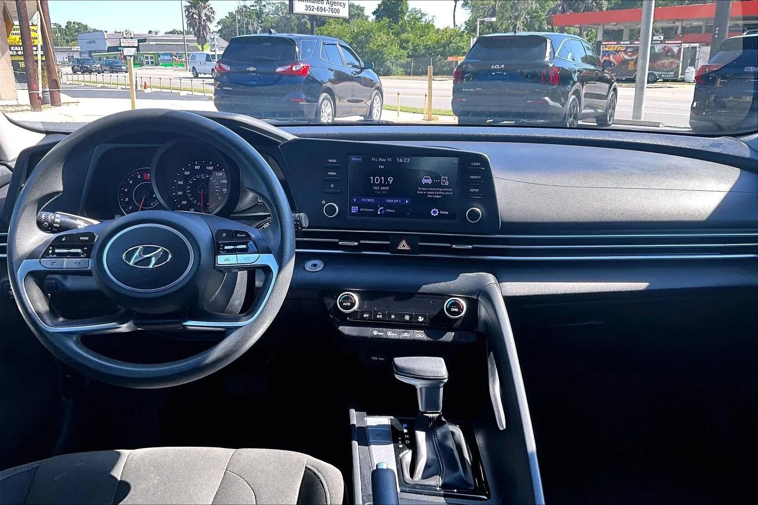 Used 2021 Hyundai Elantra SEL FWD image 5