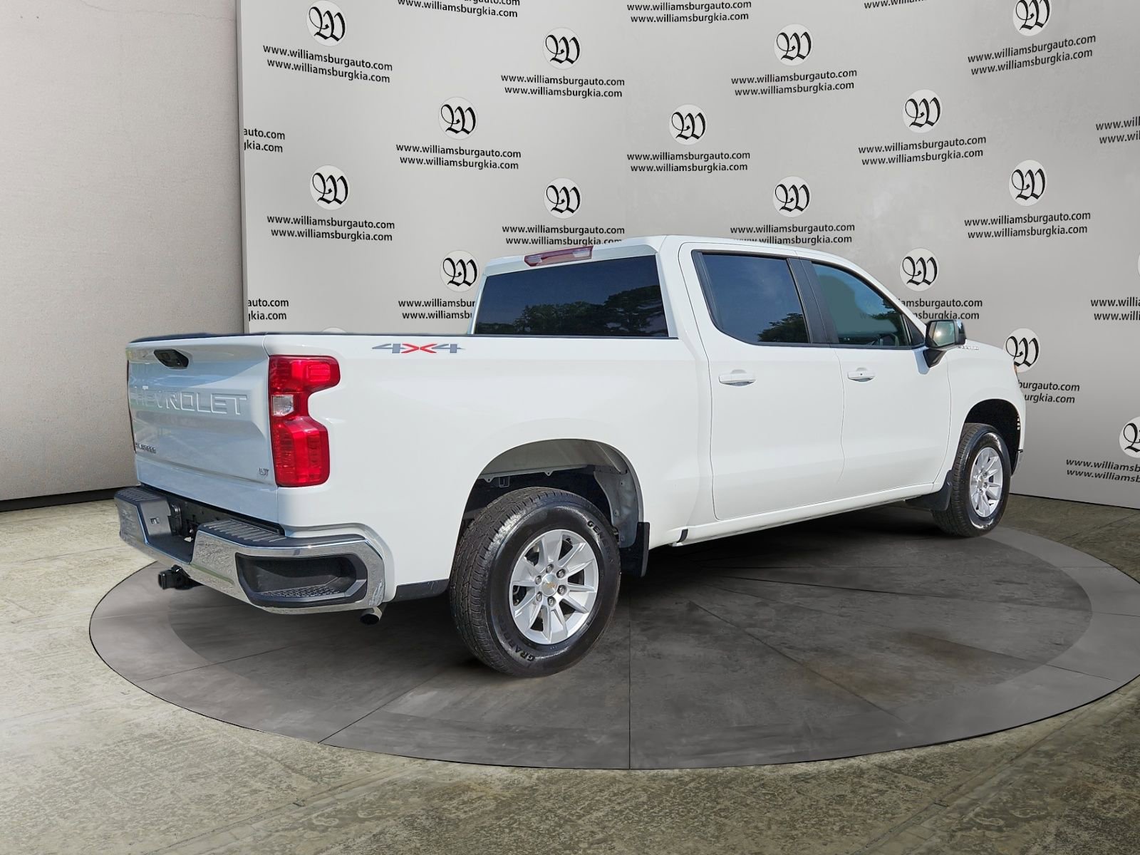Used 2025 Chevrolet Silverado 1500 LT image 5