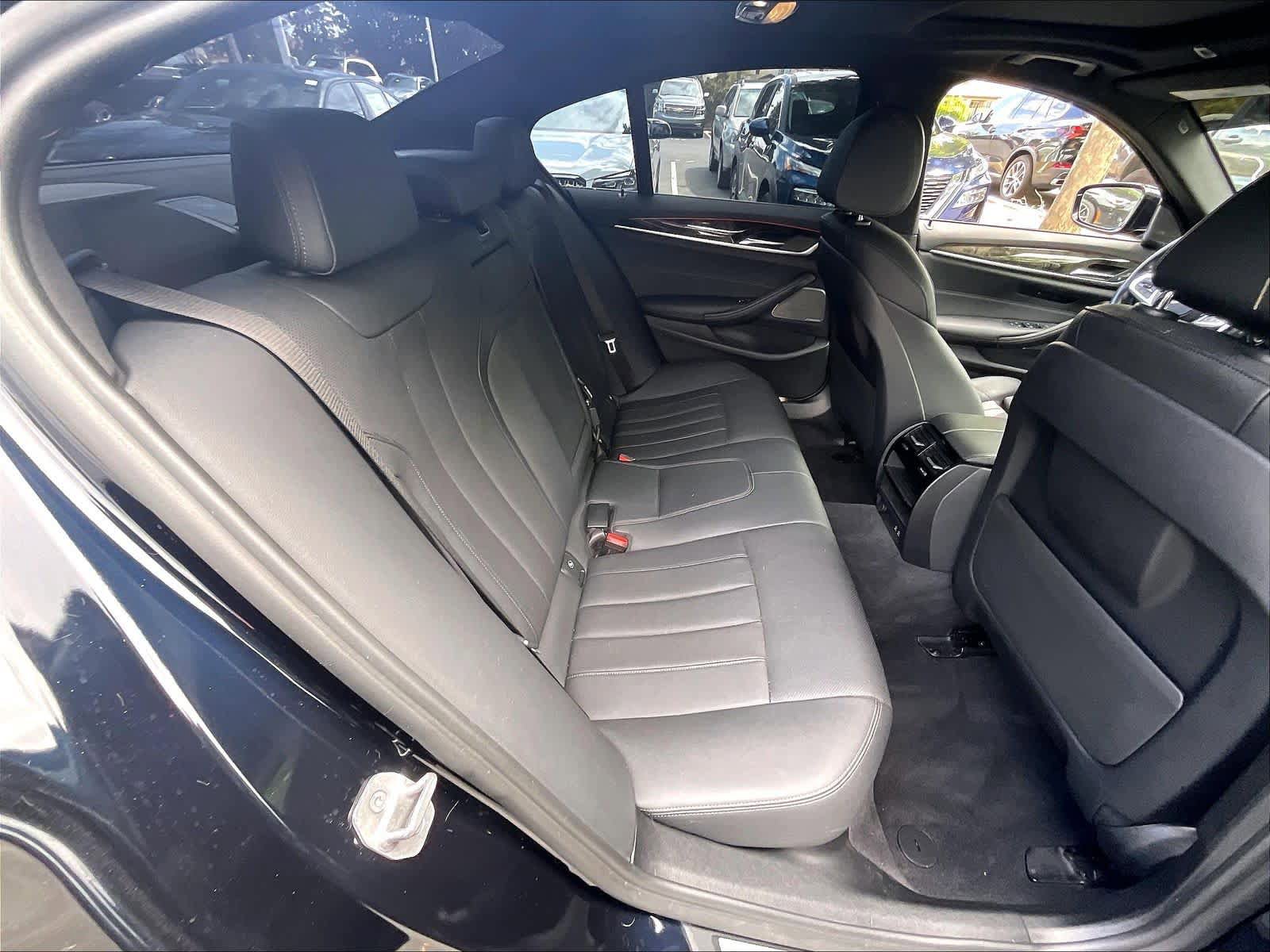 Used 2023 BMW 540i w/ M Sport Package image 28