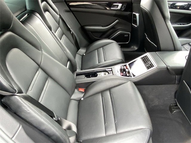 Used 2019 Porsche Panamera 4 image 14