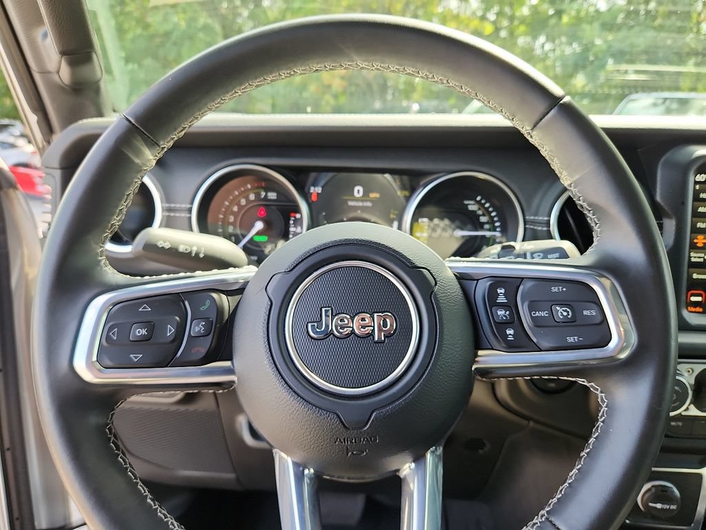 Used 2022 Jeep Wrangler Unlimited Sahara w/ Safety Group AWD/4WD image 19