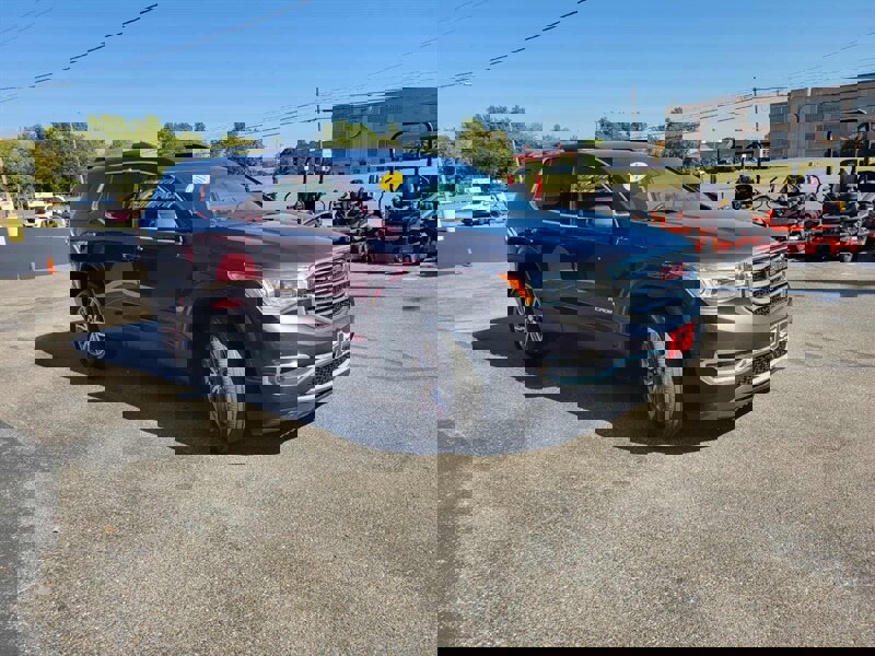 Used 2017 GMC Acadia SLE image 4