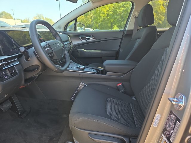 New 2026 Kia Sportage LX FWD image 4