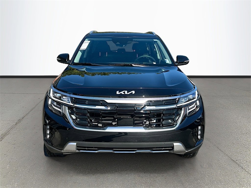 Certified 2025 Kia Seltos SX w/ SX Sunroof Package image 2