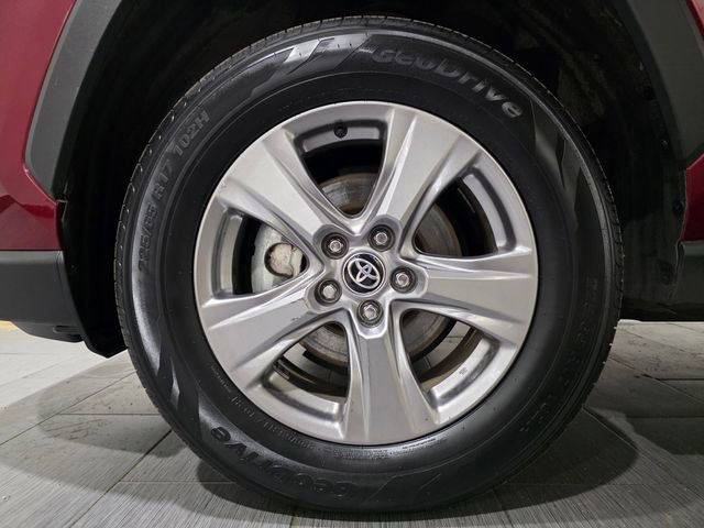 Used 2025 Toyota RAV4 XLE AWD/4WD image 22