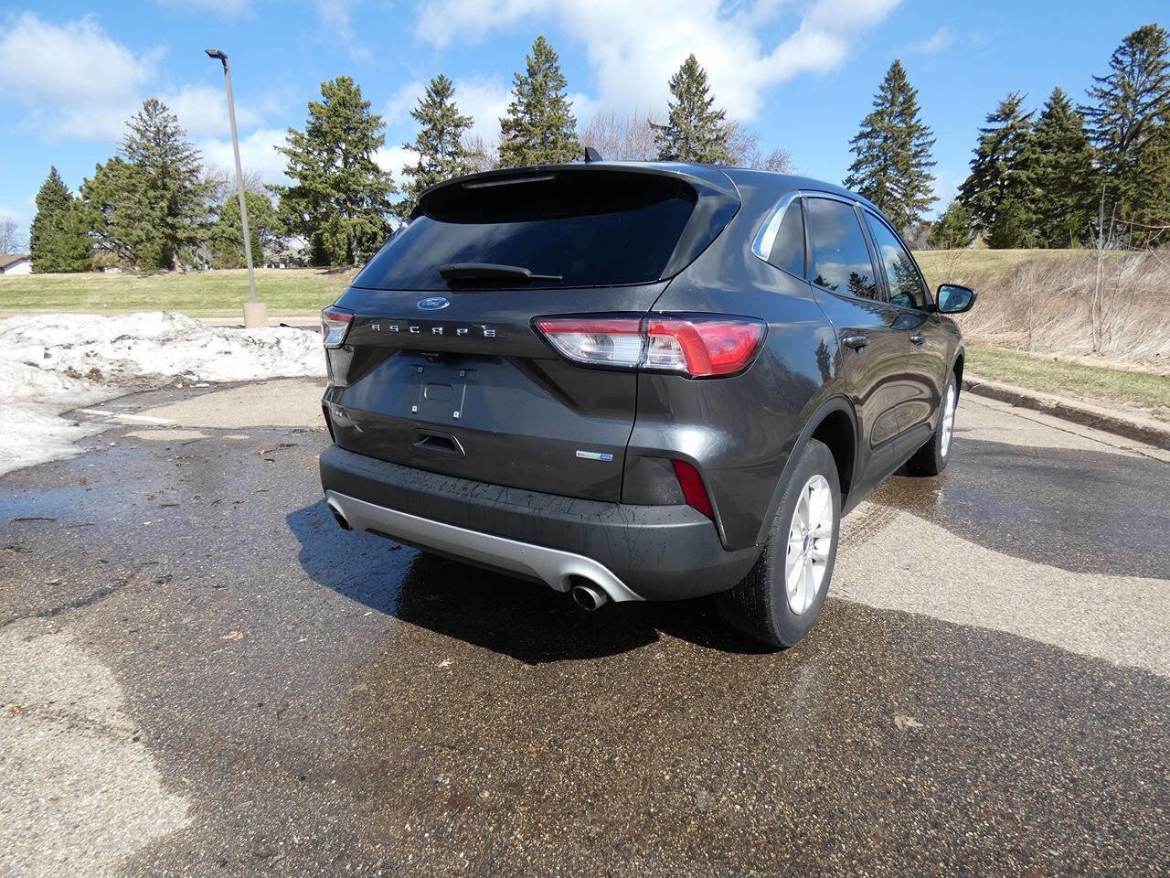 Used 2020 Ford Escape SE image 5