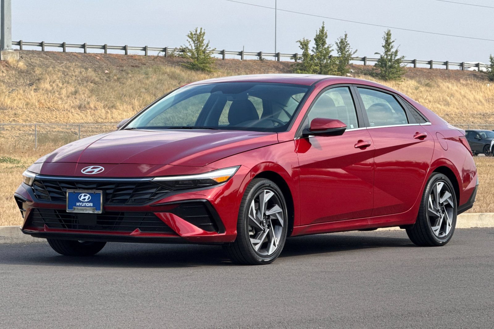 Used 2025 Hyundai Elantra Limited FWD image 7