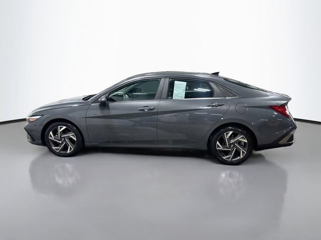 Used 2024 Hyundai Elantra SEL w/ Convenience Package FWD image 9