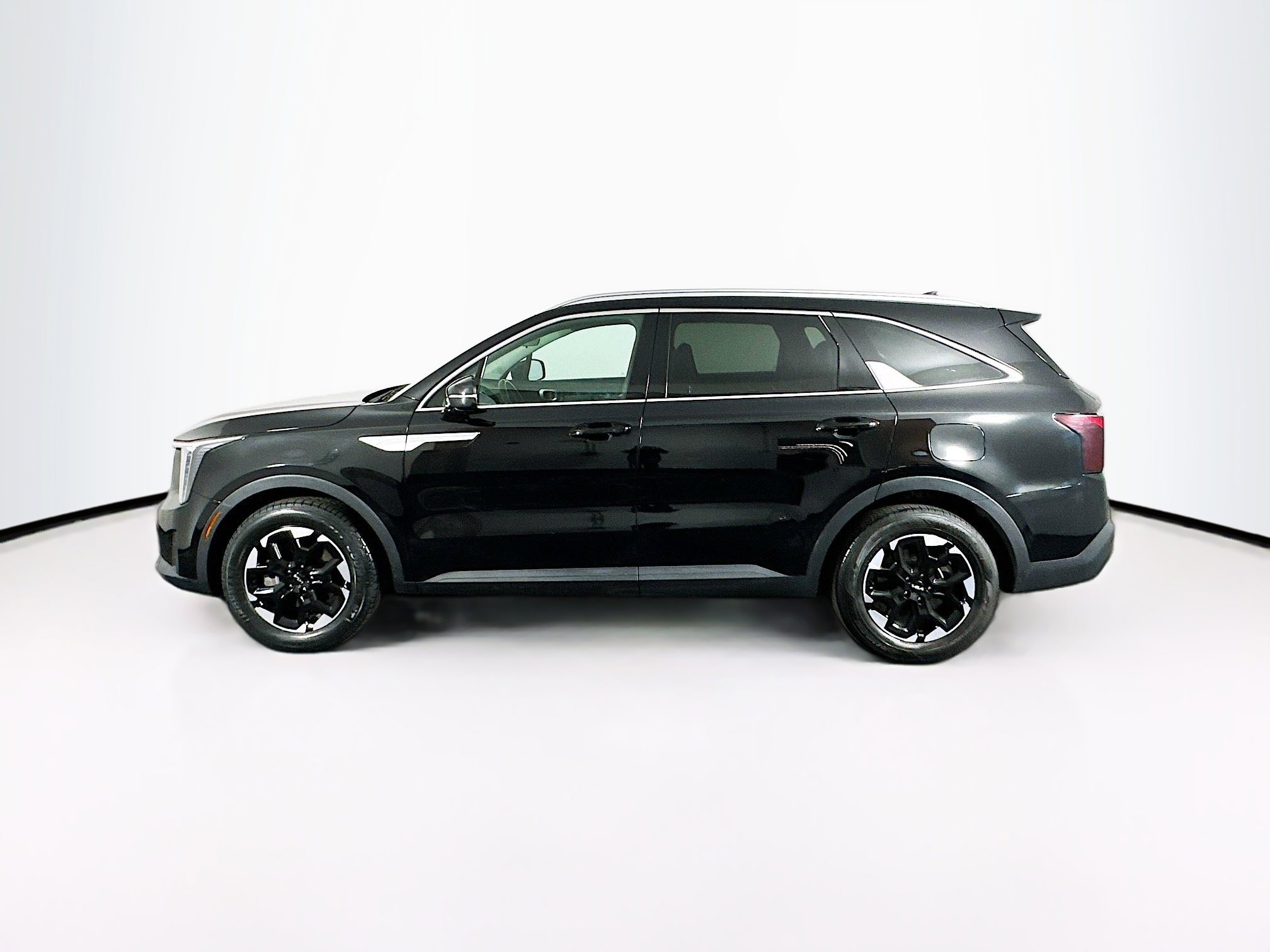 Used 2024 Kia Sorento S image 4