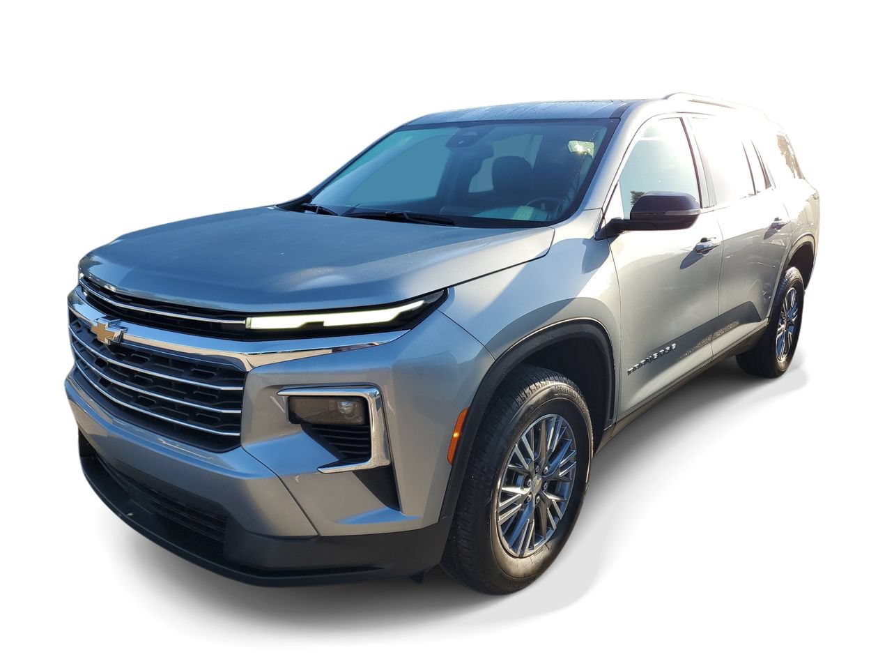 Used 2026 Chevrolet Traverse LT FWD image 2
