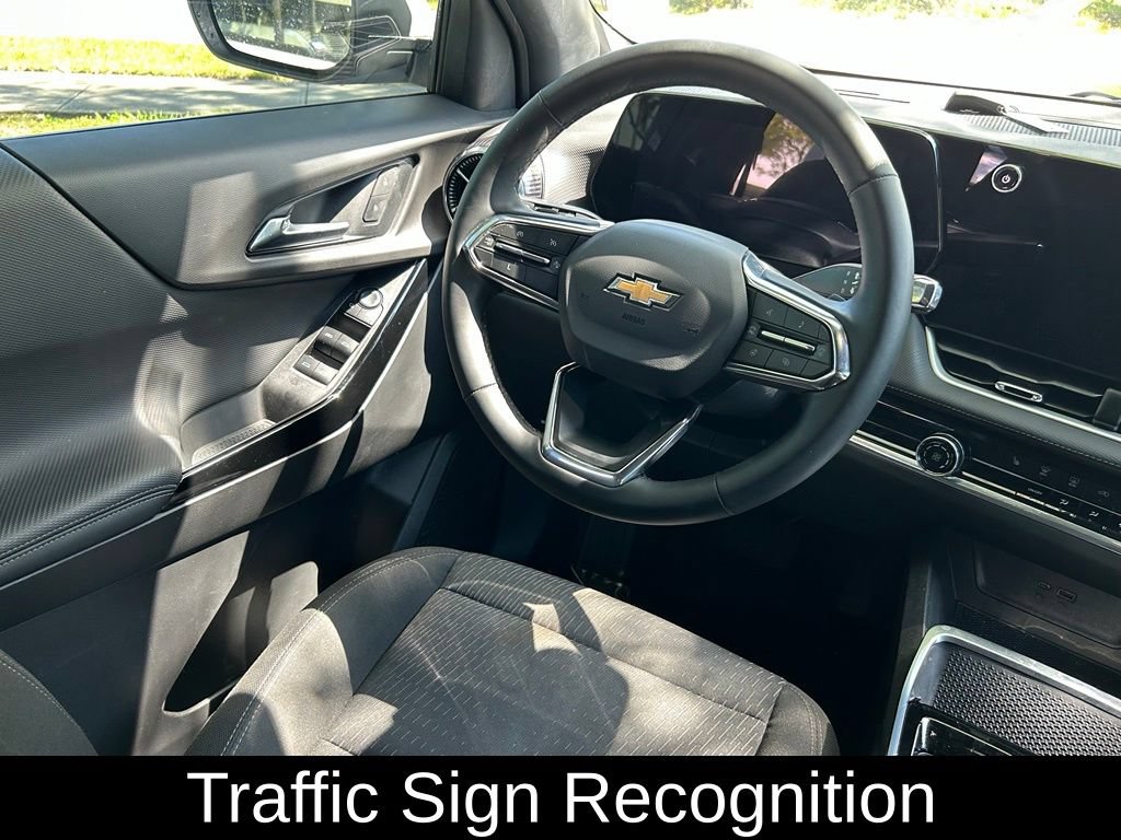 Used 2025 Chevrolet Equinox LT w/ Safety and Technology Package FWD image 9