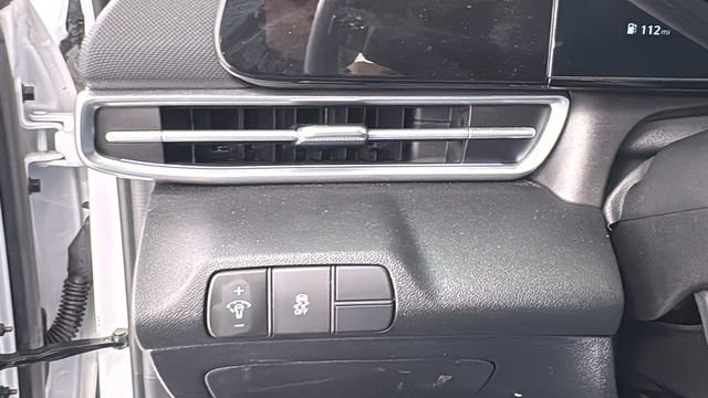 Used 2024 Hyundai Elantra Limited image 29