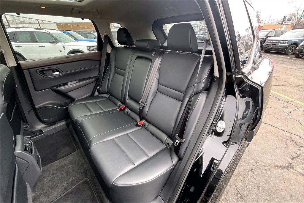 Used 2022 Nissan Rogue SV w/ SV Premium Package AWD/4WD image 25