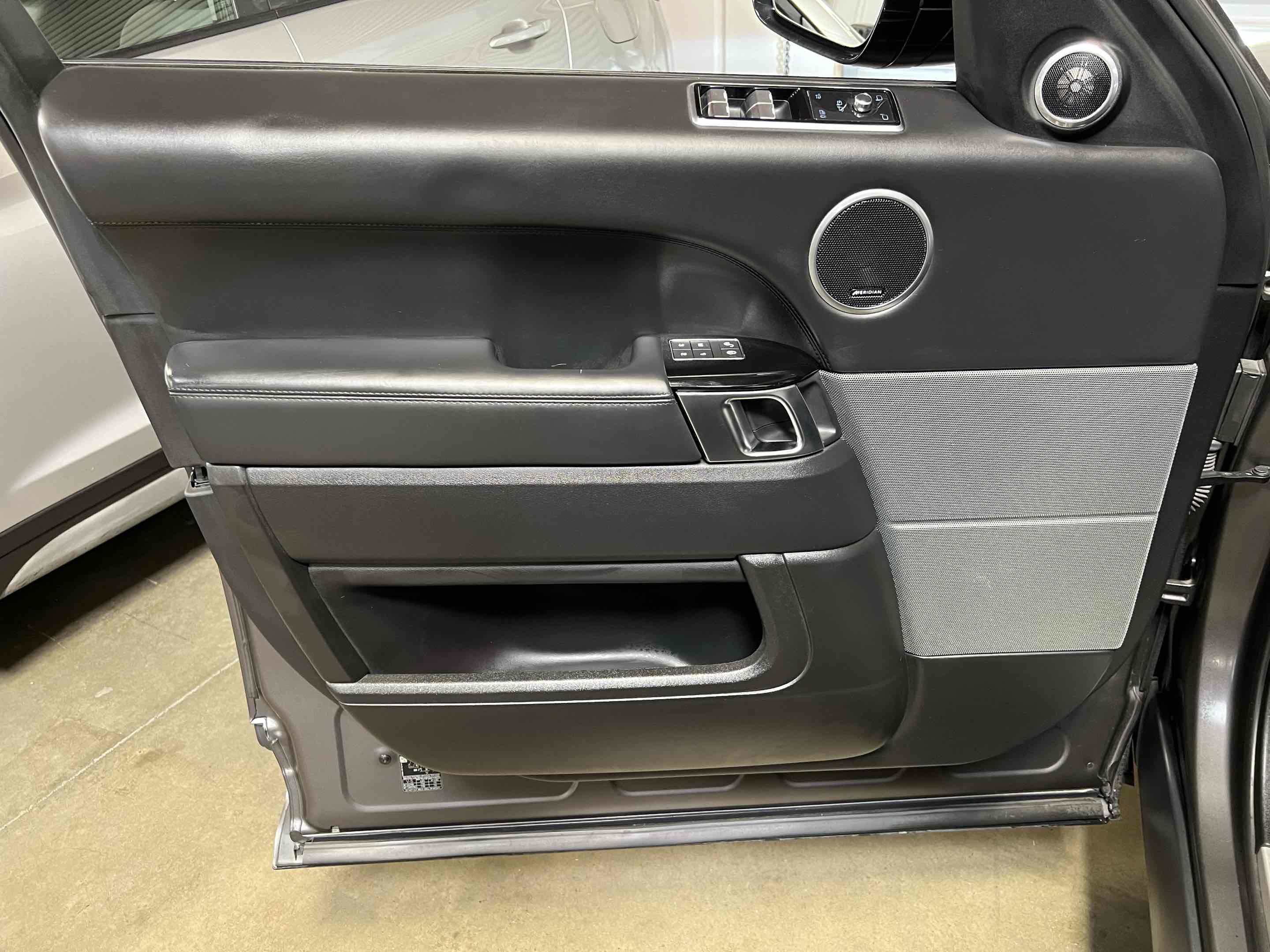 Used 2020 Land Rover Range Rover Sport HST image 66