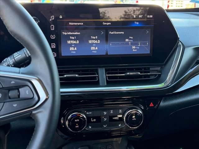 Used 2024 Chevrolet Trax ACTIV w/ Driver Confidence Package FWD image 19