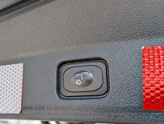 Used 2019 Ford Explorer XLT w/ Equipment Group 202A image 10