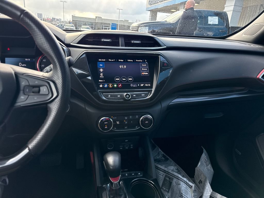 Used 2023 Chevrolet TrailBlazer RS w/ Sun and Liftgate Package image 22