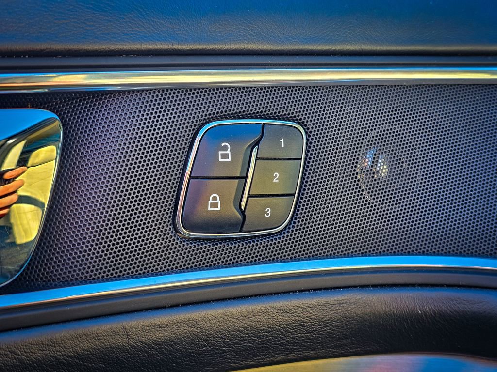 Used 2017 Ford Explorer Platinum image 12