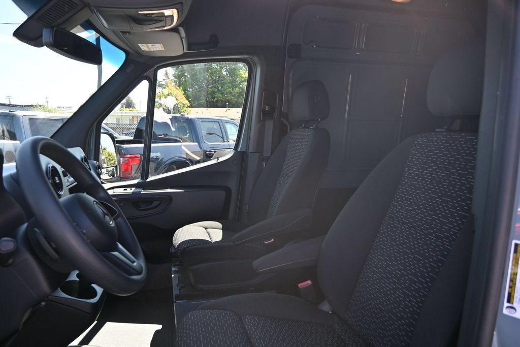 Used 2019 Mercedes-Benz Sprinter 144 image 18