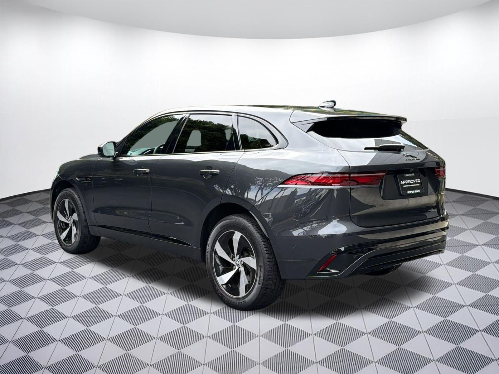 Used 2026 Jaguar F-PACE R-Dynamic S AWD/4WD image 3