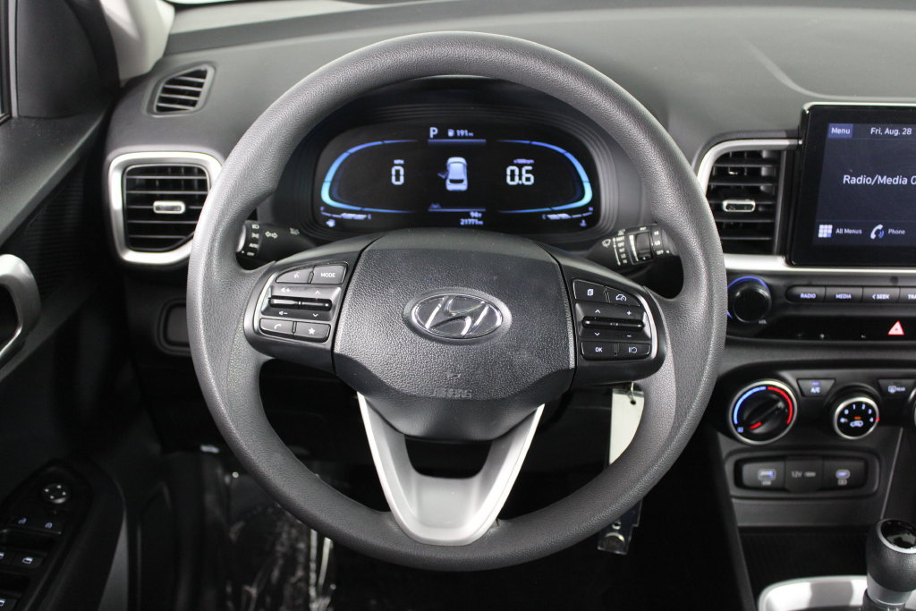 Certified 2024 Hyundai Venue SE FWD image 10