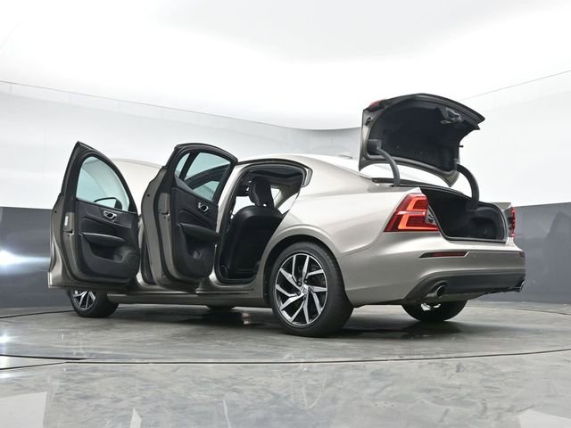 Used 2019 Volvo S60 T6 Momentum w/ Premium Package image 52