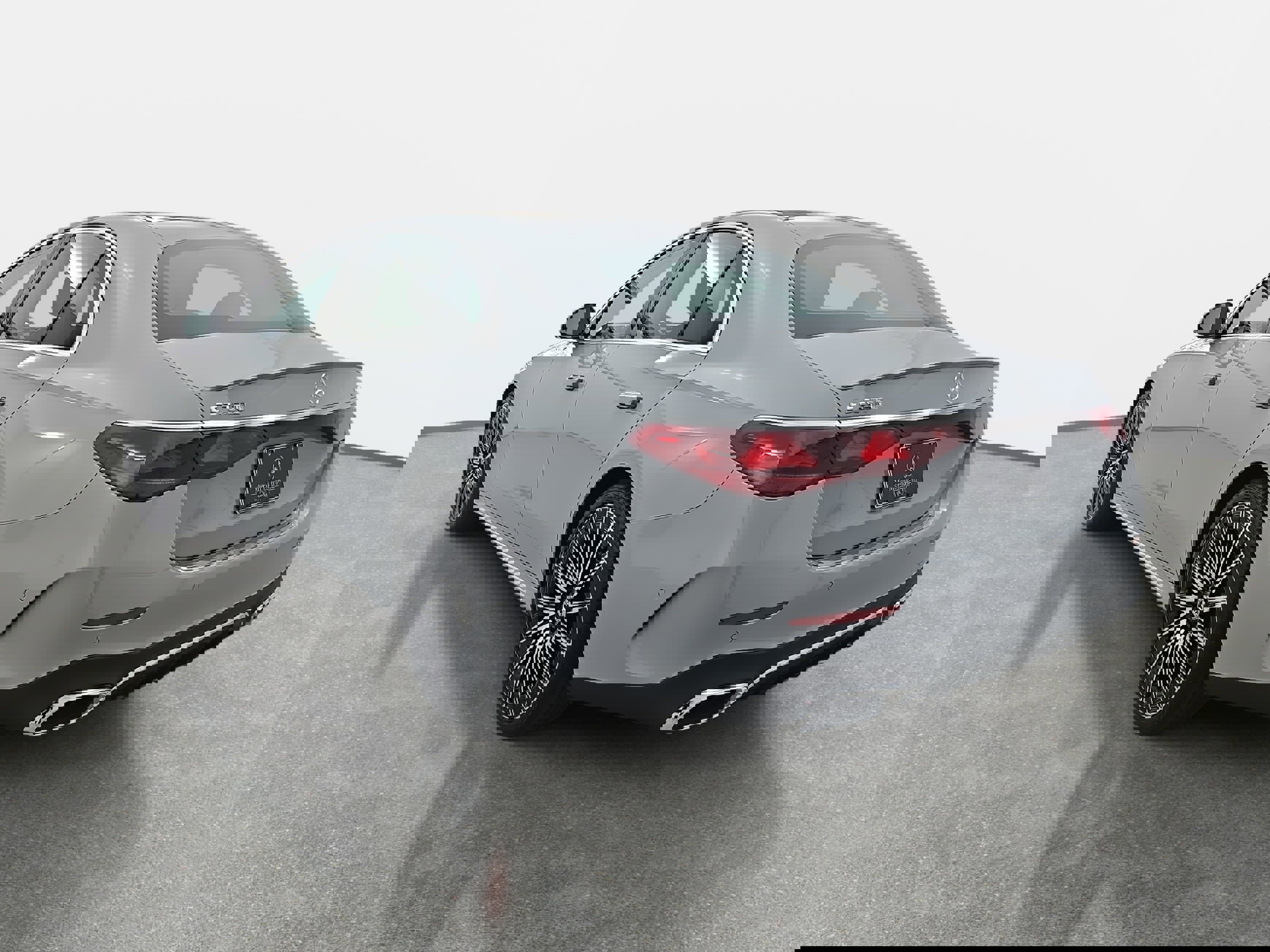 Used 2025 Mercedes-Benz E 350 4MATIC Sedan image 7